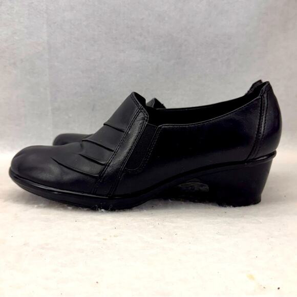 Women’s Clarks Leather Booties Slip-on Heeled Ankle Boots Black size 8 - Picture 1 of 9